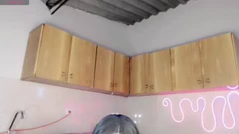 Snapshot of violeta_r_01 chatting on 06-18-26, 04:46 violeta_r_01 online show from 06-18-26, 04:46