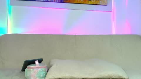 Snapshot of violeta_sofia_16 chatting on 06-12-26, 02:54 violeta sofia 16 online show from 06-12-26, 02:54