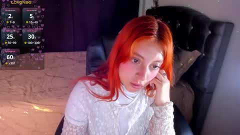 Snapshot of violetaarey chatting on 04-23-26, 02:13 Violeta Help me reach 150 thumbs up online show from 04-23-26, 02:13