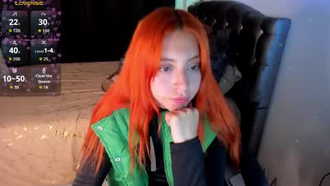 Snapshot of violetaarey chatting on 04-28-26, 03:55 Violeta Help me reach 150 thumbs up online show from 04-28-26, 03:55