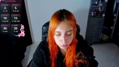 Snapshot of violetaarey chatting on 05-19-26, 03:24 Violeta Help me reach 150 thumbs up online show from 05-19-26, 03:24