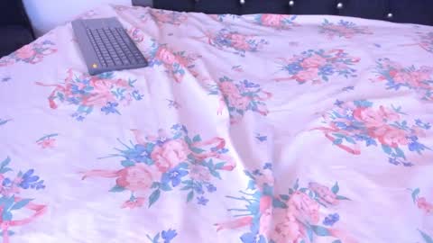 VioletaDums online show from 09-30-25, 03:11