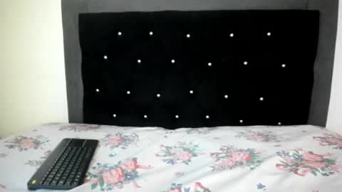 VioletaDums online show from 10-19-25, 03:29