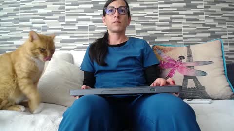 Violeta Gmez online show from 11-13-25, 04:39