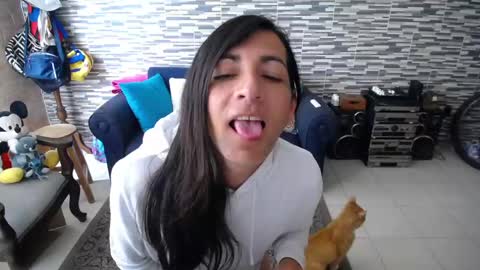 Violeta Gmez online show from 04-20-26, 03:26