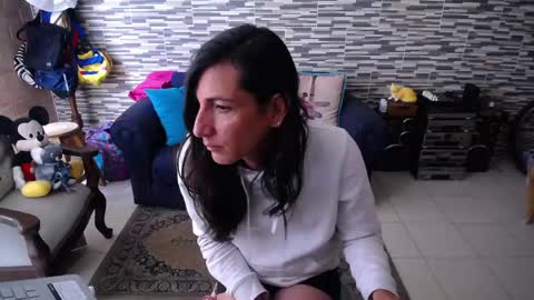 Violeta Gmez online show from 04-25-26, 06:05