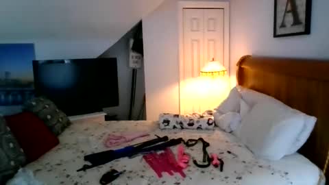 violetann93 online show from 03-12-26, 03:07