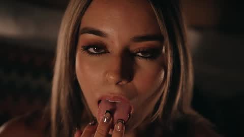 Violeta online show from 04-21-26, 05:06