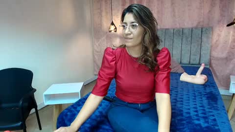 Snapshot of violetascott_ chatting on 12-13-24, 12:39 VIOLETA online show from 12-13-24, 12:39