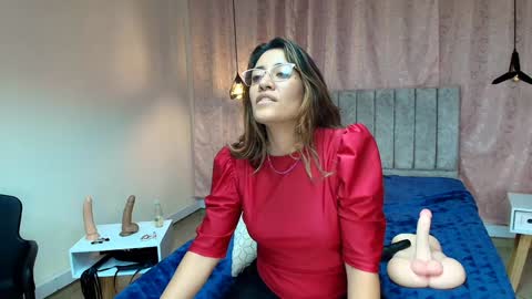 Snapshot of violetascott_ chatting on 12-13-24, 11:50 VIOLETA online show from 12-13-24, 11:50