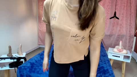 Snapshot of violetascott_ chatting on 12-16-24, 04:05 VIOLETA online show from 12-16-24, 04:05