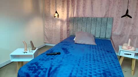 Snapshot of violetascott_ chatting on 12-21-24, 12:49 VIOLETA online show from 12-21-24, 12:49