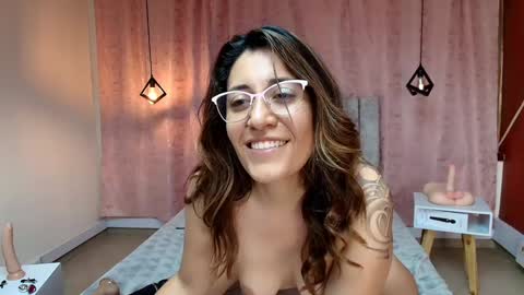 Snapshot of violetascott_ chatting on 01-09-25, 09:47 VIOLETA online show from 01-09-25, 09:47