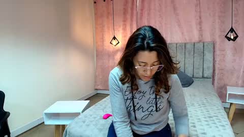 Snapshot of violetascott_ chatting on 01-15-25, 01:09 VIOLETA online show from 01-15-25, 01:09