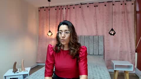 Snapshot of violetascott_ chatting on 01-16-25, 01:14 VIOLETA online show from 01-16-25, 01:14