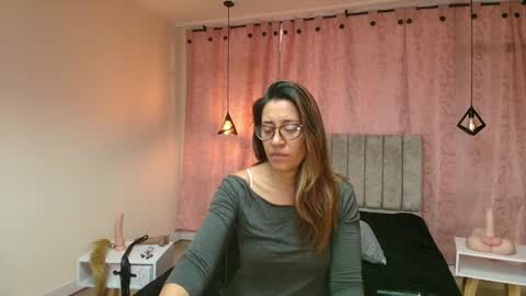 Snapshot of violetascott_ chatting on 02-13-25, 12:43 VIOLETA online show from 02-13-25, 12:43