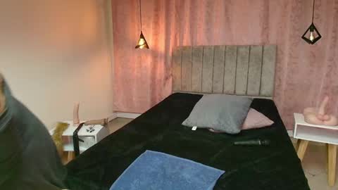 Snapshot of violetascott_ chatting on 02-13-25, 08:13 VIOLETA online show from 02-13-25, 08:13