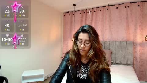 Snapshot of violetascott_ chatting on 02-25-25, 12:55 VIOLETA online show from 02-25-25, 12:55