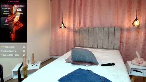 Snapshot of violetascott_ chatting on 02-28-25, 09:01 VIOLETA online show from 02-28-25, 09:01