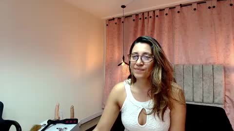 Snapshot of violetascott_ chatting on 03-07-25, 09:59 VIOLETA online show from 03-07-25, 09:59