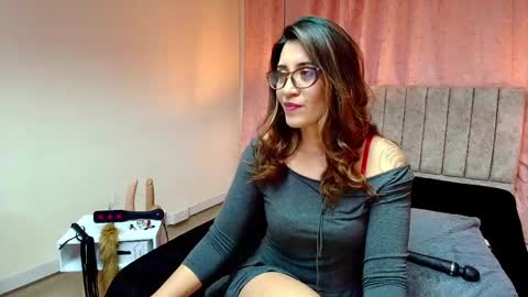 Snapshot of violetascott_ chatting on 03-10-25, 08:45 VIOLETA online show from 03-10-25, 08:45