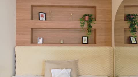 Violet online show from 02-25-26, 11:53