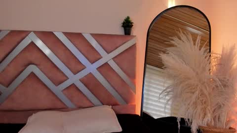 Snapshot of violetcollins_ chatting on 12-05-25, 04:03 Call me Violet online show from 12-05-25, 04:03