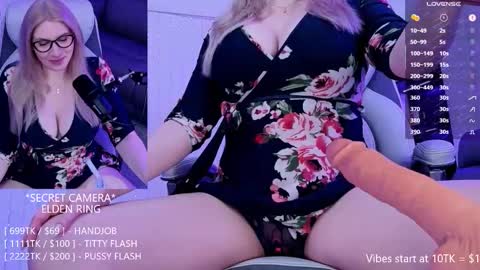 Snapshot of violetfugazzi chatting on 01-08-26, 05:04 violetfugazzi online show from 01-08-26, 05:04