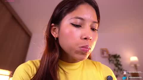 Snapshot of violeth___ chatting on 11-12-25, 11:10 violeth___ online show from 11-12-25, 11:10