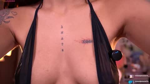 Snapshot of violeth___ chatting on 11-13-25, 11:09 violeth___ online show from 11-13-25, 11:09