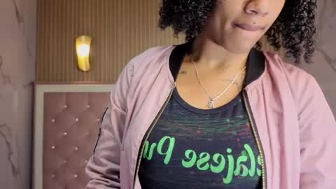 violeth_b online show from 12-18-25, 12:44