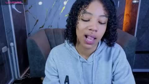 violeth_b online show from 02-25-26, 12:59