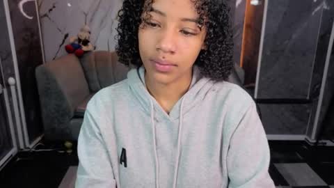 violeth_b online show from 04-11-26, 01:04