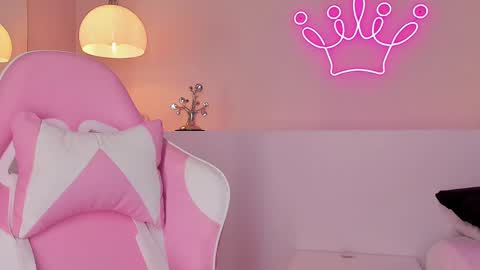 Violeth Hill online show from 02-16-25, 02:42