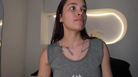 Violeth Hill online show from 02-17-25, 04:09