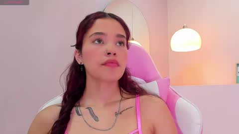 Violeth Hill online show from 02-18-25, 04:37