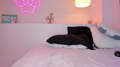 Violeth Hill online show from 02-27-25, 12:10