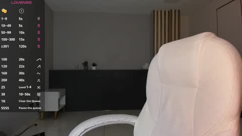 Violeth Hill online show from 03-06-25, 05:43