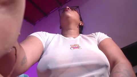 Snapshot of violethrammstein chatting on 10-22-25, 09:09 ViolethRammstein online show from 10-22-25, 09:09