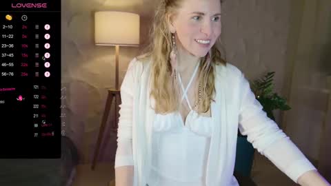 Snapshot of violetplath chatting on 03-09-25, 08:10 Violet next stream December 6 online show from 03-09-25, 08:10