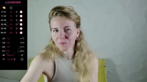 Snapshot of violetplath chatting on 10-05-25, 10:13 Violet next stream December 6 online show from 10-05-25, 10:13