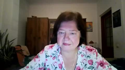 Snapshot of violetpulse chatting on 11-12-25, 02:39 violetpulse online show from 11-12-25, 02:39