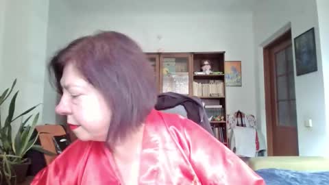 Snapshot of violetpulse chatting on 11-25-25, 08:25 violetpulse online show from 11-25-25, 08:25