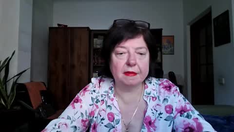 Snapshot of violetpulse chatting on 03-10-26, 10:31 violetpulse online show from 03-10-26, 10:31