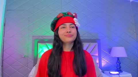 Snapshot of violetrousse chatting on 12-01-25, 04:45 Violet Rousse online show from 12-01-25, 04:45