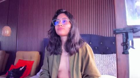 Violet Rousse online show from 02-17-26, 05:52