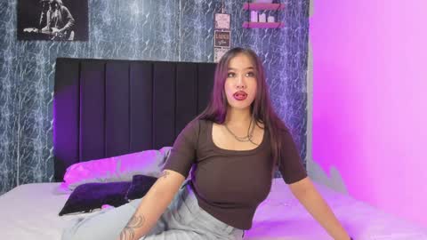 Violet salvatore online show from 02-06-25, 05:03