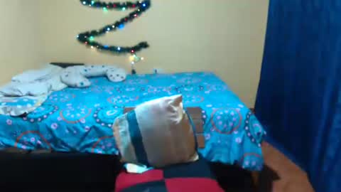 Snapshot of violetsexhot999 chatting on 12-15-24, 08:19 Violet777  online show from 12-15-24, 08:19