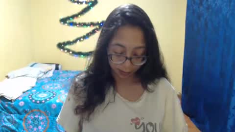 Snapshot of violetsexhot999 chatting on 12-28-24, 07:44 Violet777  online show from 12-28-24, 07:44