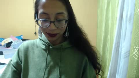 Snapshot of violetsexhot999 chatting on 03-08-25, 05:59 Violet777  online show from 03-08-25, 05:59